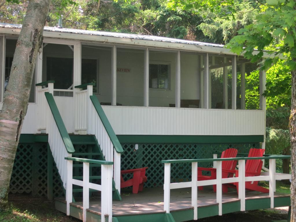 Birch Cliff Lodge On Baptiste Lake Highland Grove Quarto foto