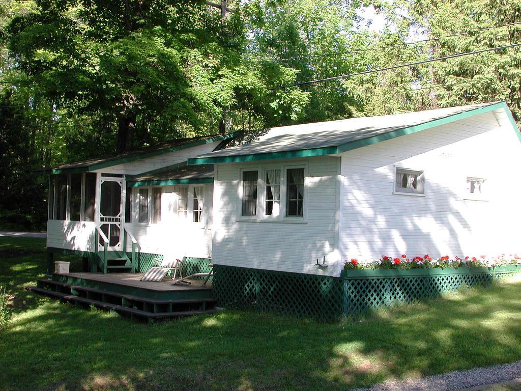 Birch Cliff Lodge On Baptiste Lake Highland Grove Quarto foto